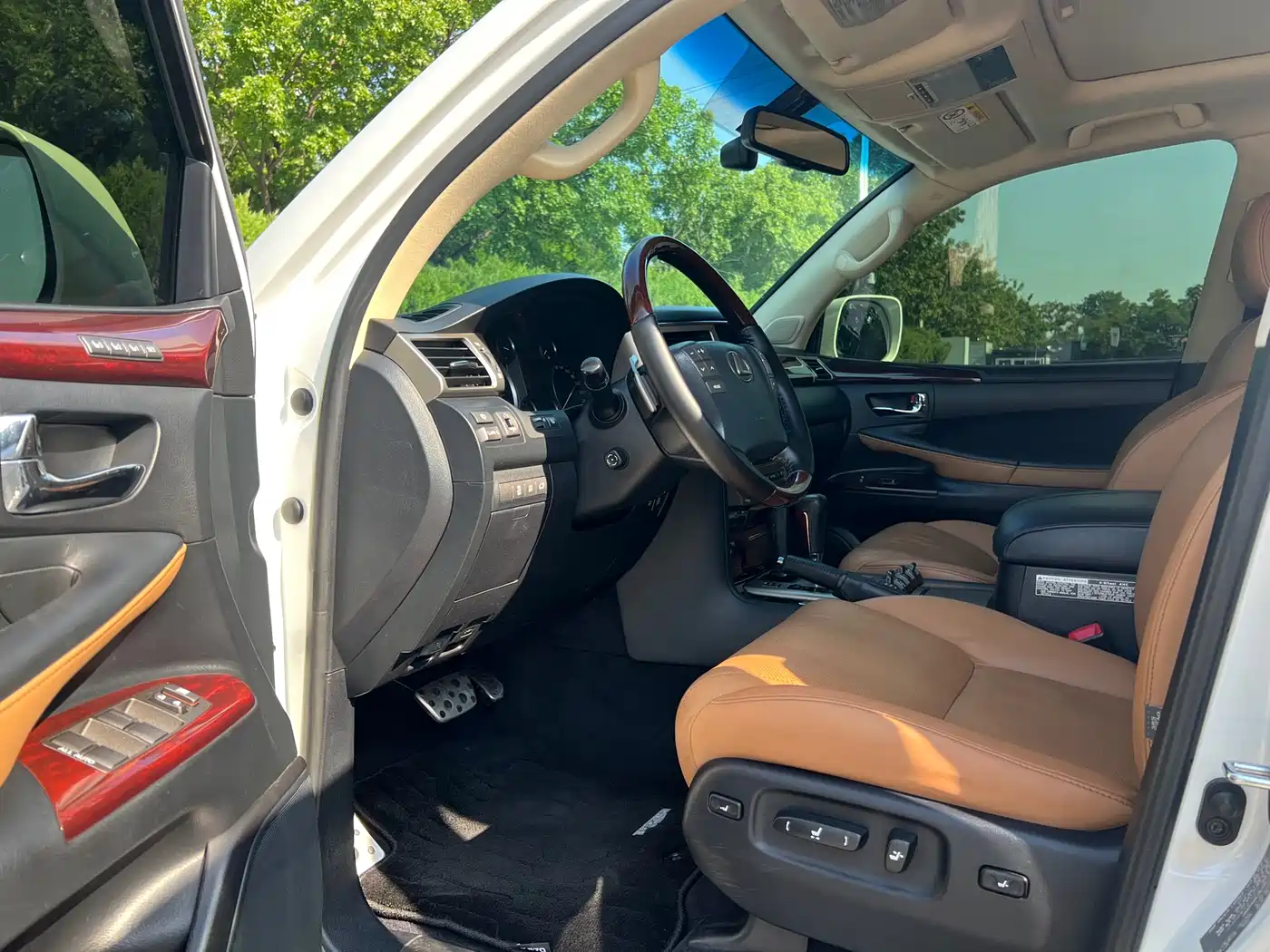 Lexus LX фото 21