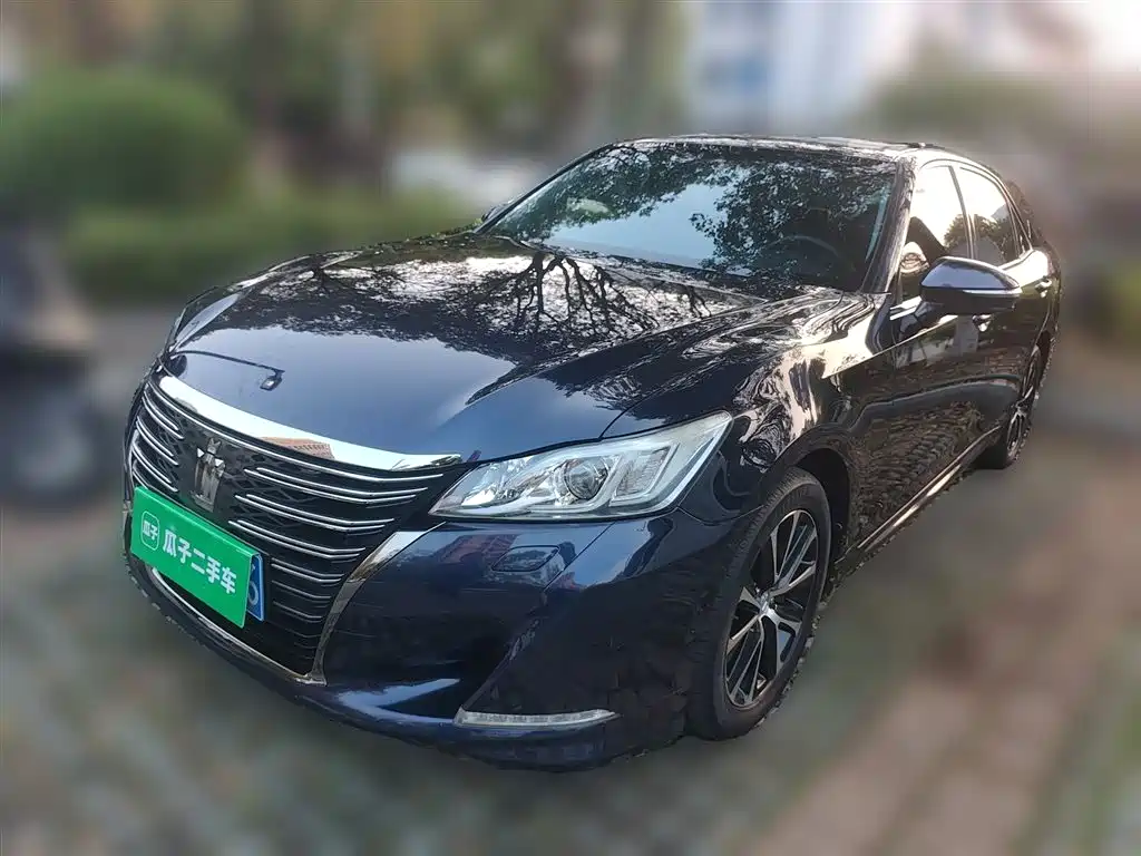 Toyota Crown 2018 2.0T Fashion Edition фото 2