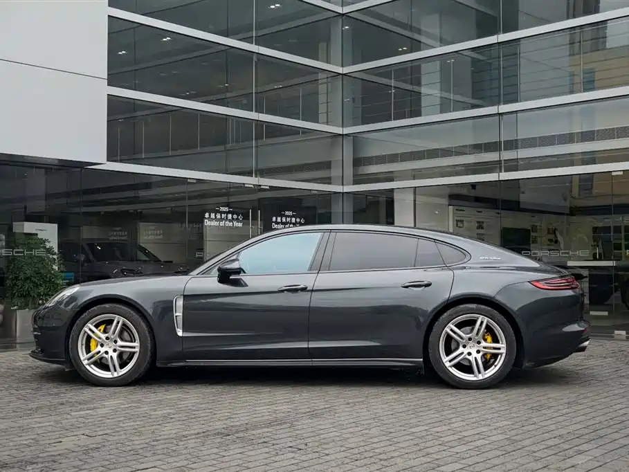 Porsche Panamera 2017 Panamera Executive Long Wheelbase 3.0T фото 5
