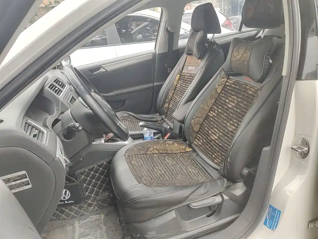 Volkswagen Sagitar 2014 Facelift 1.6L Automatic Leading Version фото 15