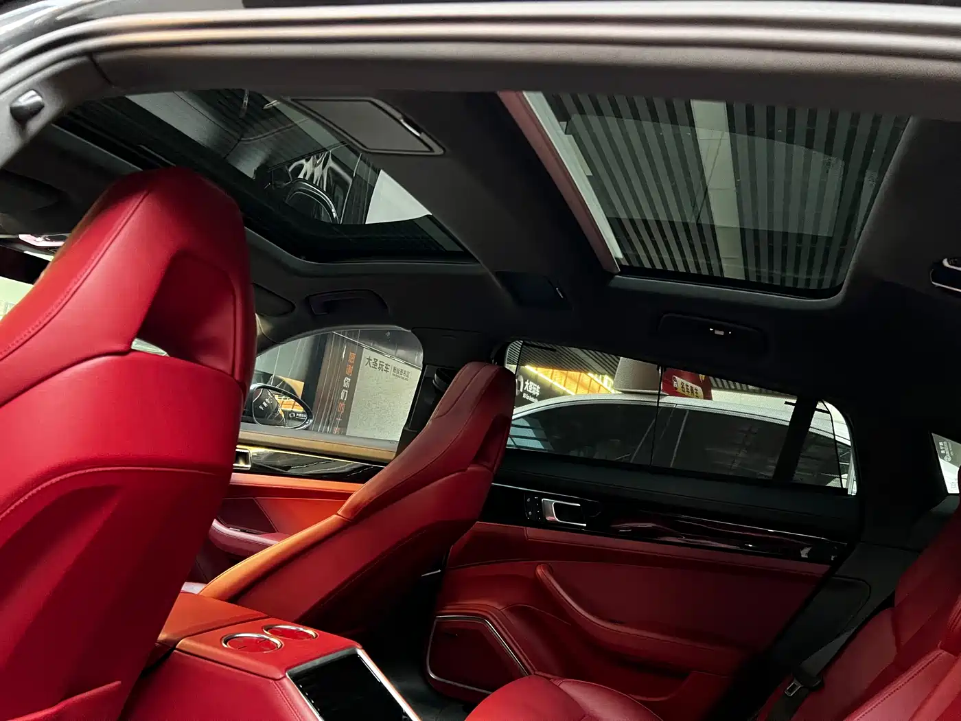 Porsche Panamera 2023 Panamera Executive Long Wheelbase Platinum Edition 2.9T фото 17