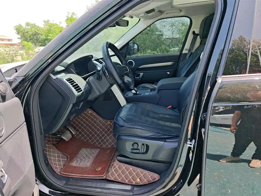 Land Rover Discovery 2024 360PS Dynamic SE фото 9