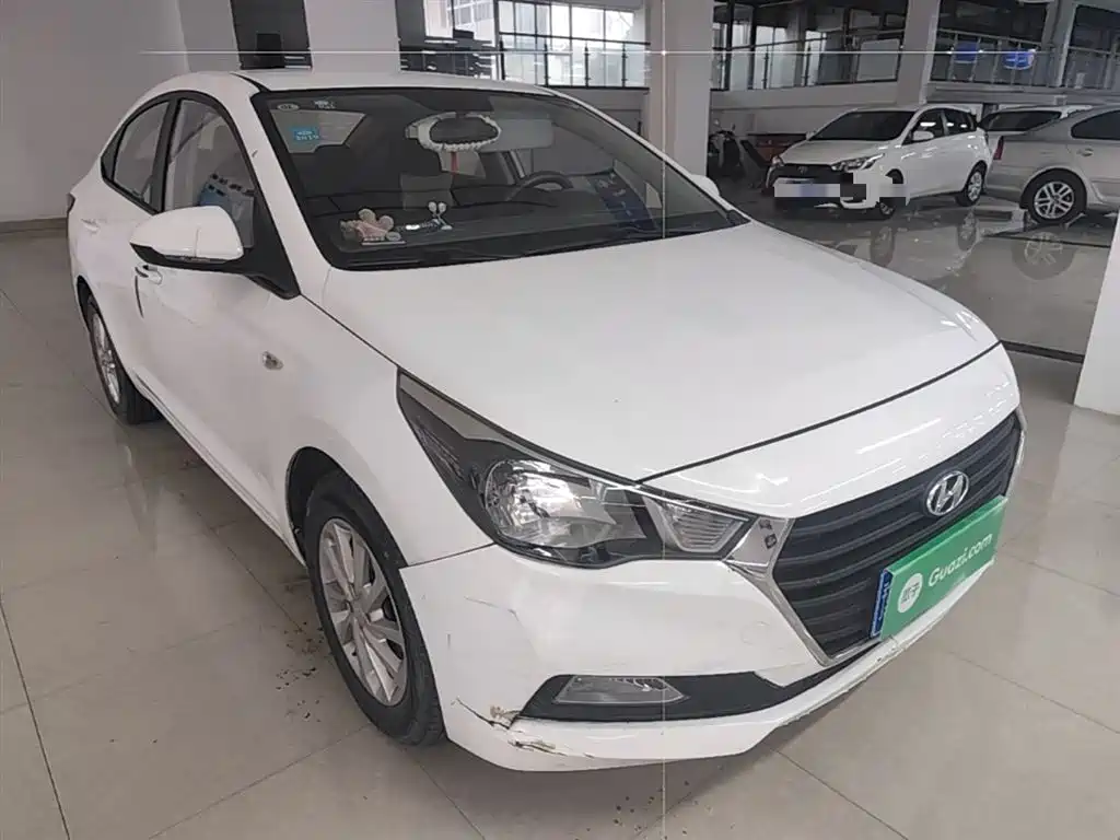 Hyundai Verna 2016 1.4L Automatic Cool Edition GLS фото 4