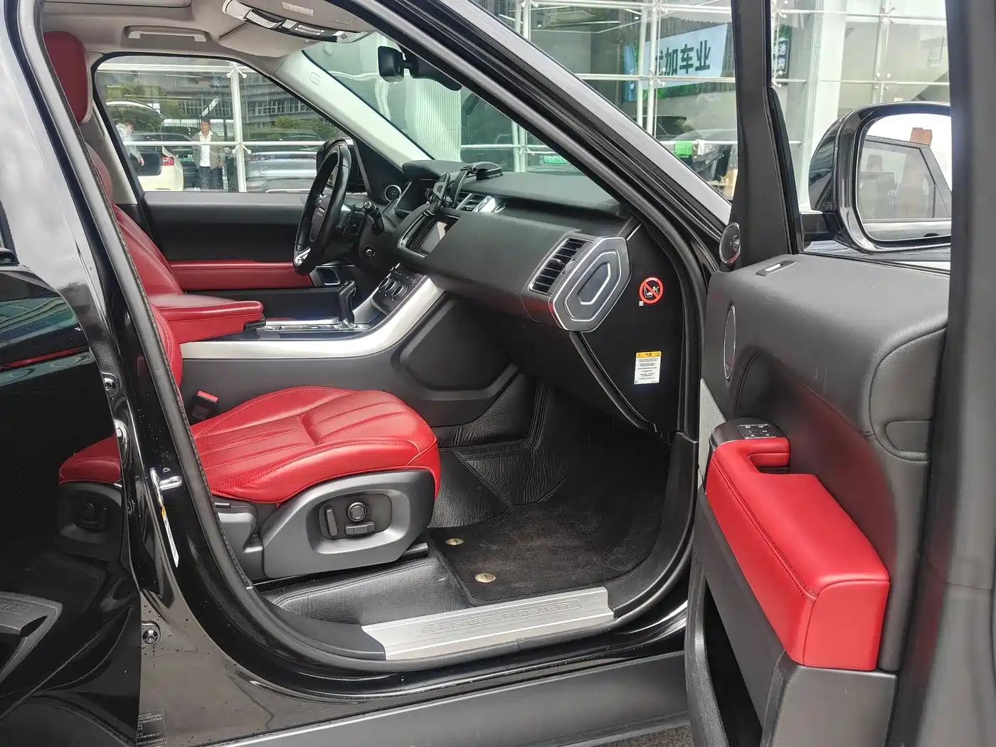 Land Rover Range Rover Sport 2016 Model 3.0 SC V6 HSE DYNAMIC фото 11