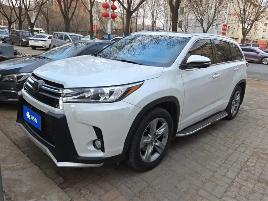TOYOTA HIGHLANDER