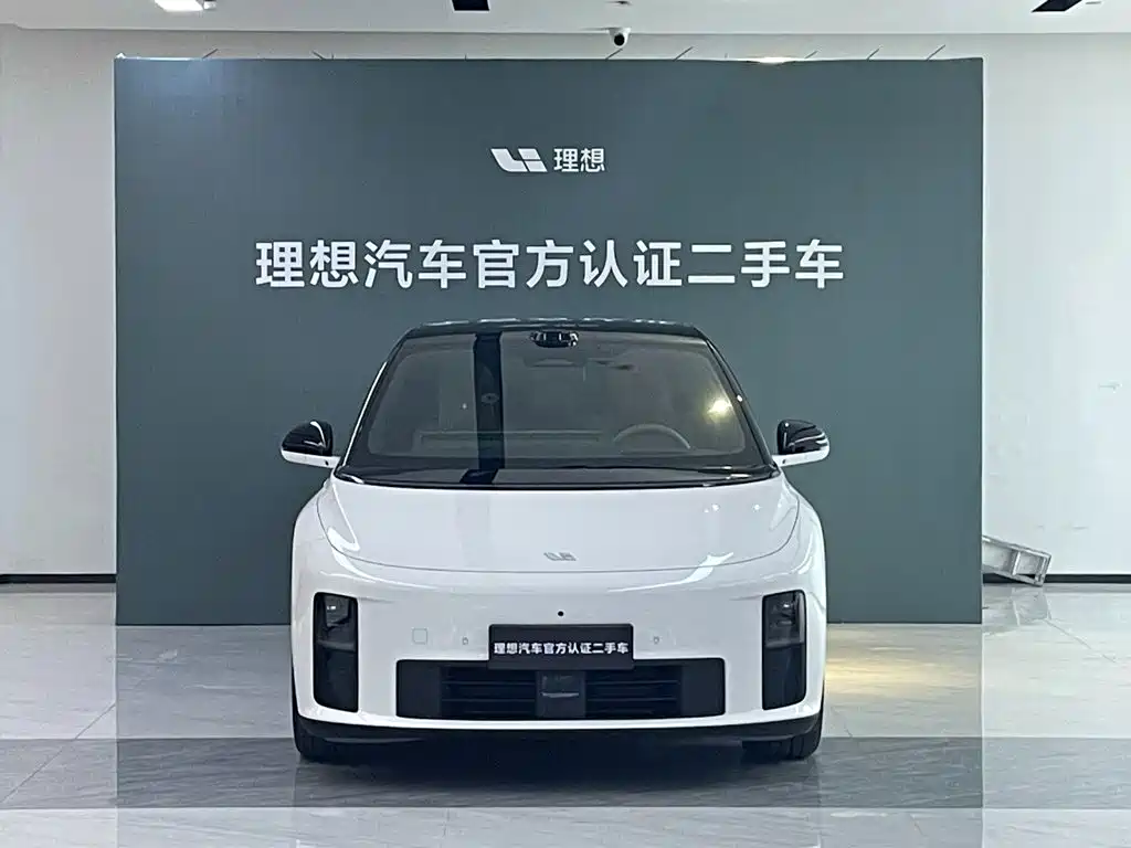 Фото 3 - Li Auto i6