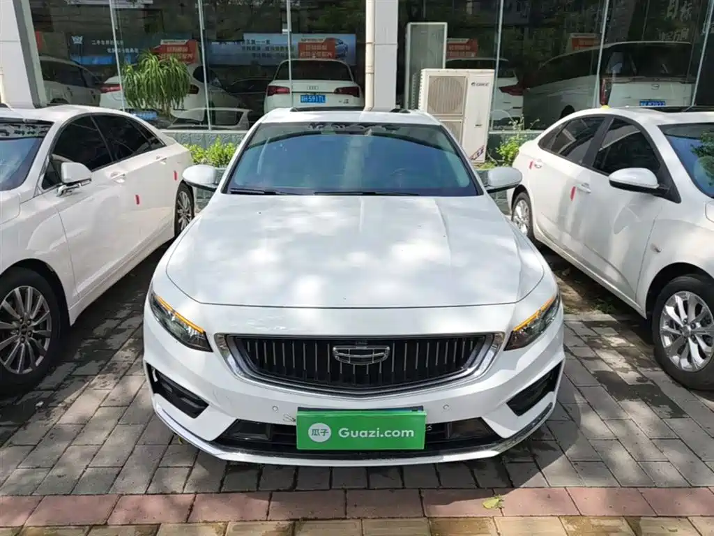 Фото 3 - Geely Preface