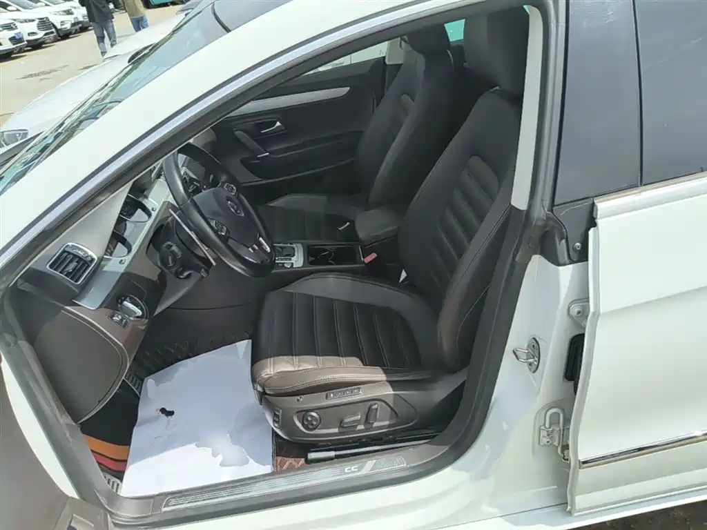 Volkswagen FAW-Volkswagen CC 2018 1.8TSI Luxury фото 15