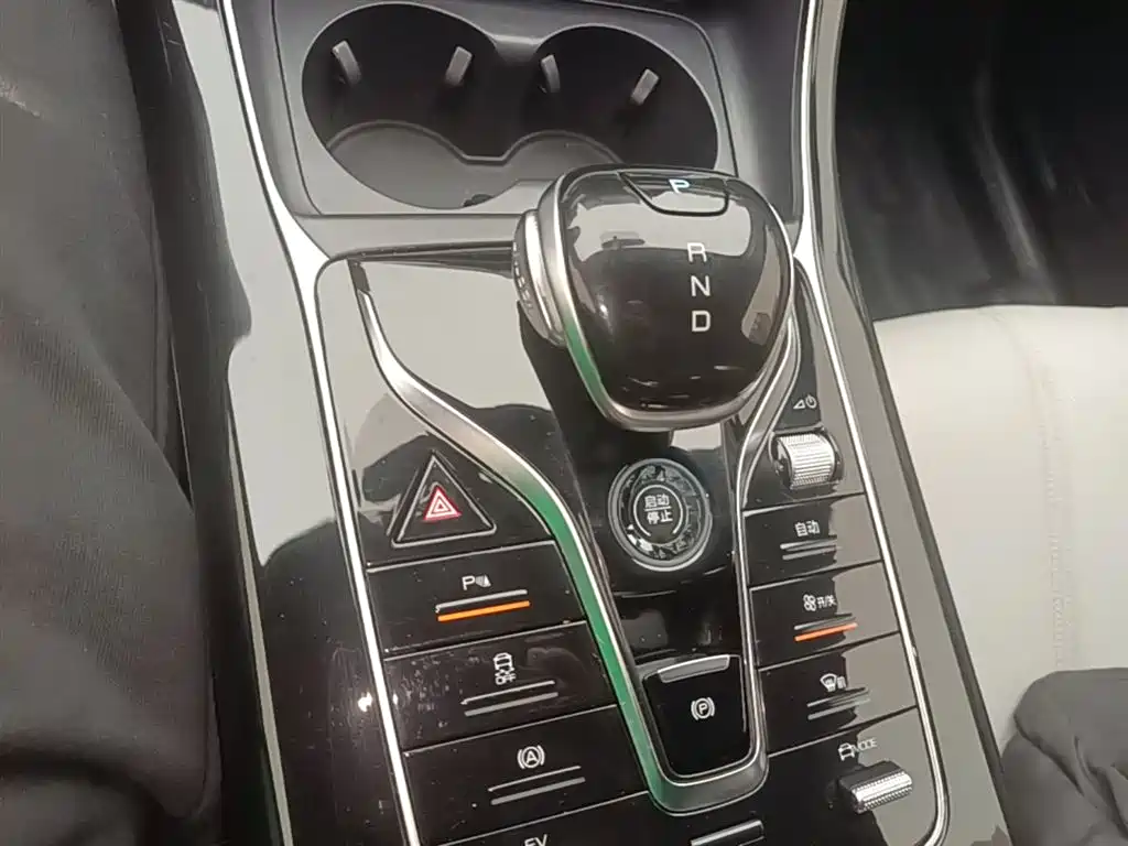 BYD Qin PLUS 2023 Champion Edition DM-i 55KM Surpassing фото 14