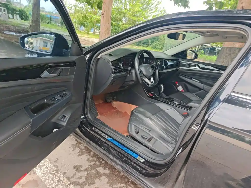 Photo 16 - Volkswagen Passat
