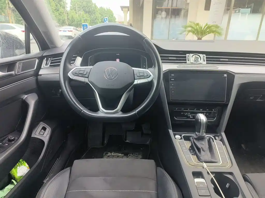 Volkswagen Magotan 2021 330TSI DSG 30th Anniversary Edition фото 3
