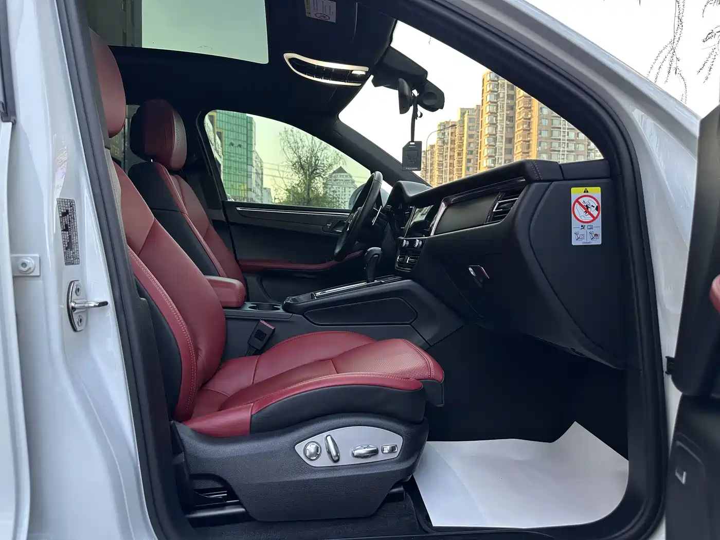 Porsche Macan 2022 Macan 2.0T фото 25