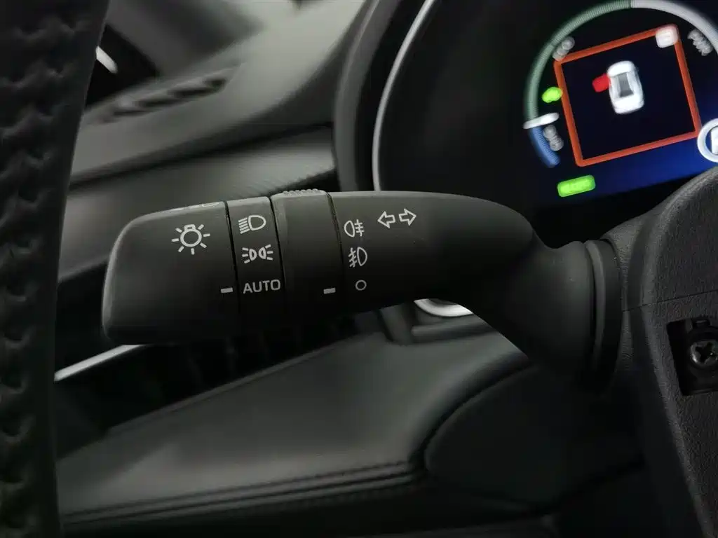 Toyota Avalon 2023 Hybrid 2.5L XLE Premium Edition фото 21