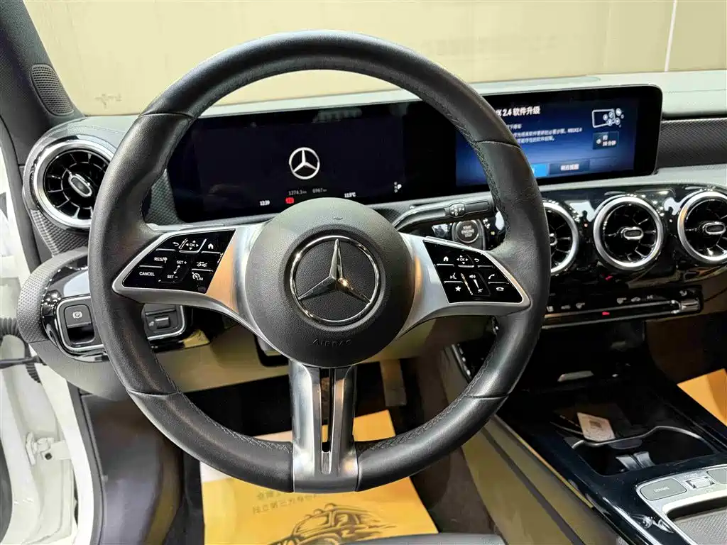 Mercedes-Benz A-Class 2023 A 180 L фото 8