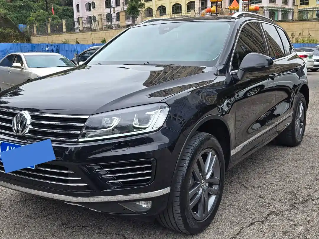 Volkswagen Touareg 2016 3.0TSI High Configuration фото 2