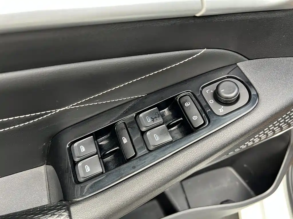 Фото 7 - Geely Emgrand