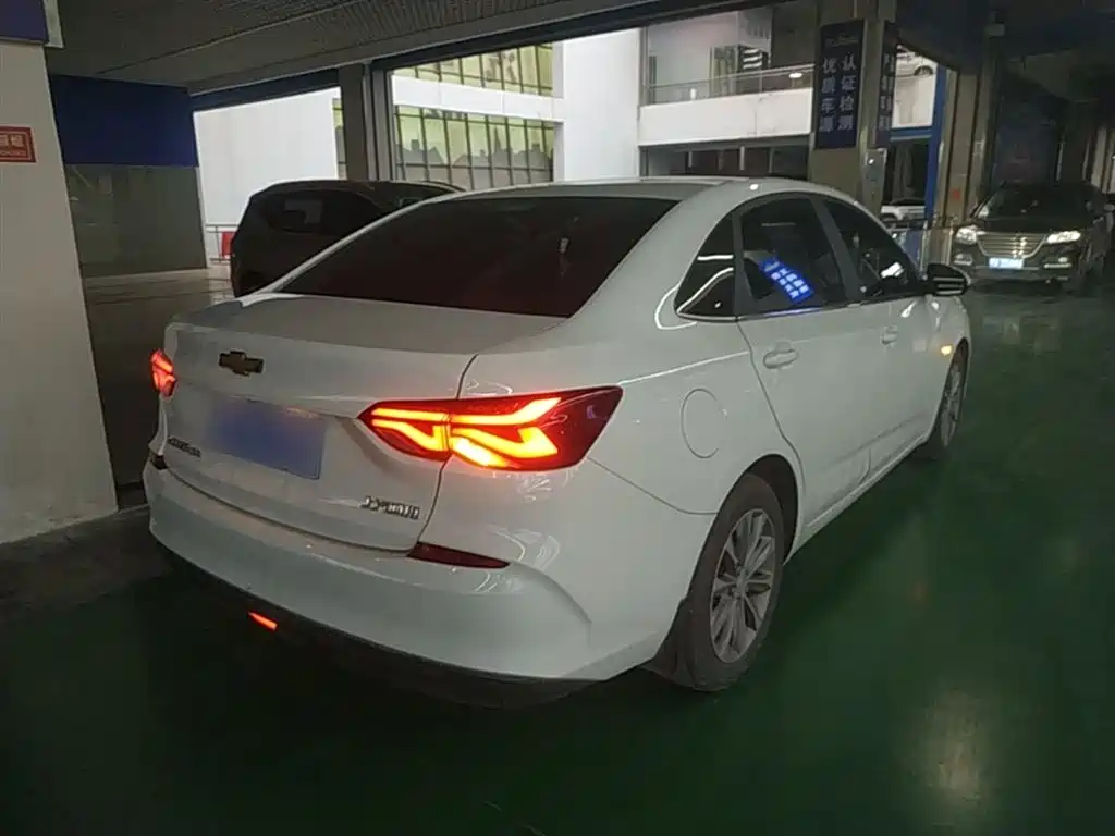 CHEVROLET CRUZE
