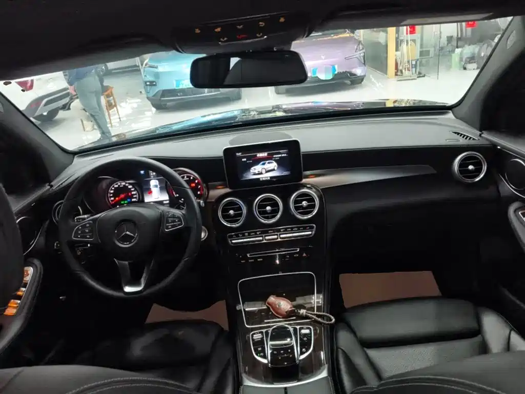 Mercedes-Benz GLC 2018 GLC 260 4MATIC Luxury фото 6