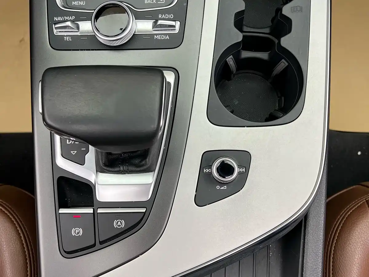 Audi Q7 2019 45 TFSI Comfort фото 14