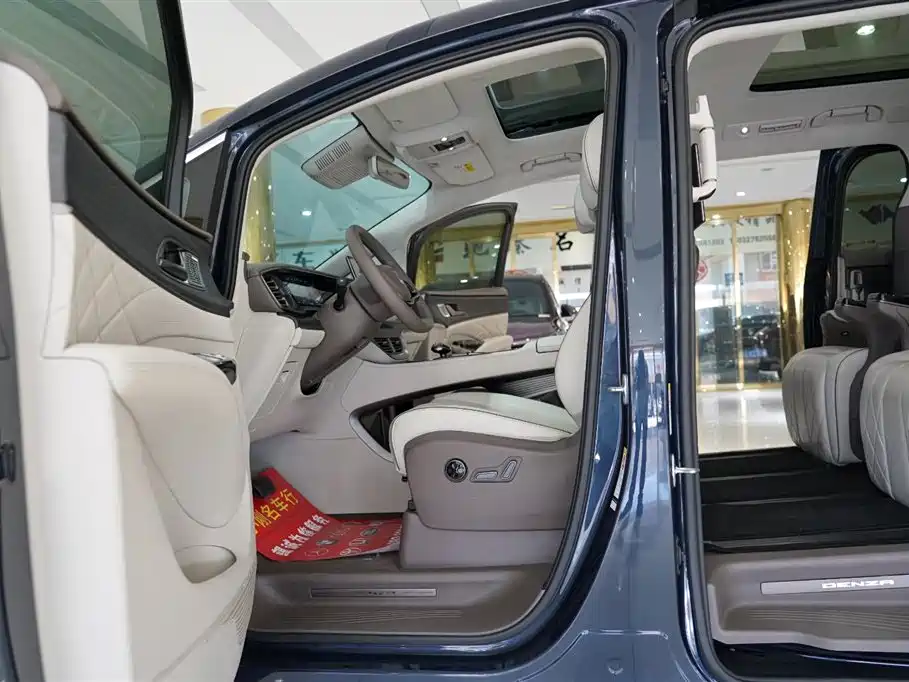 Denza D9 2022 DM-i 970 AWD Flagship фото 5