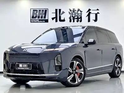 NIO ES8