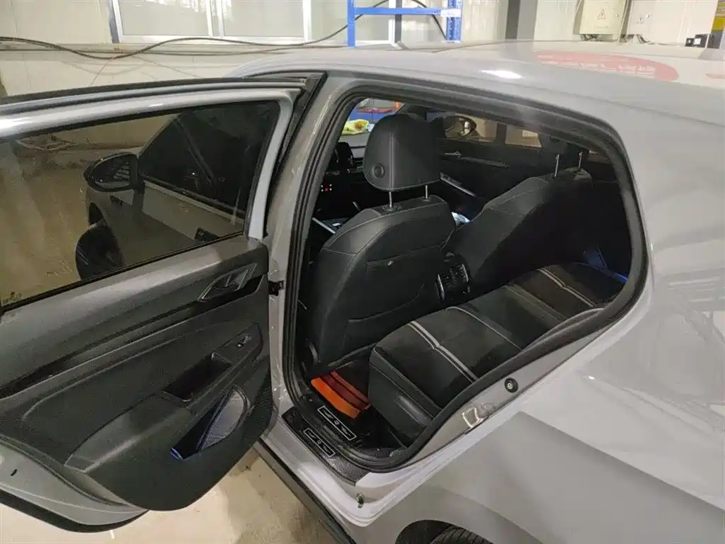 Volkswagen Golf 2023 280TSI DSG R-Line Lite фото 6