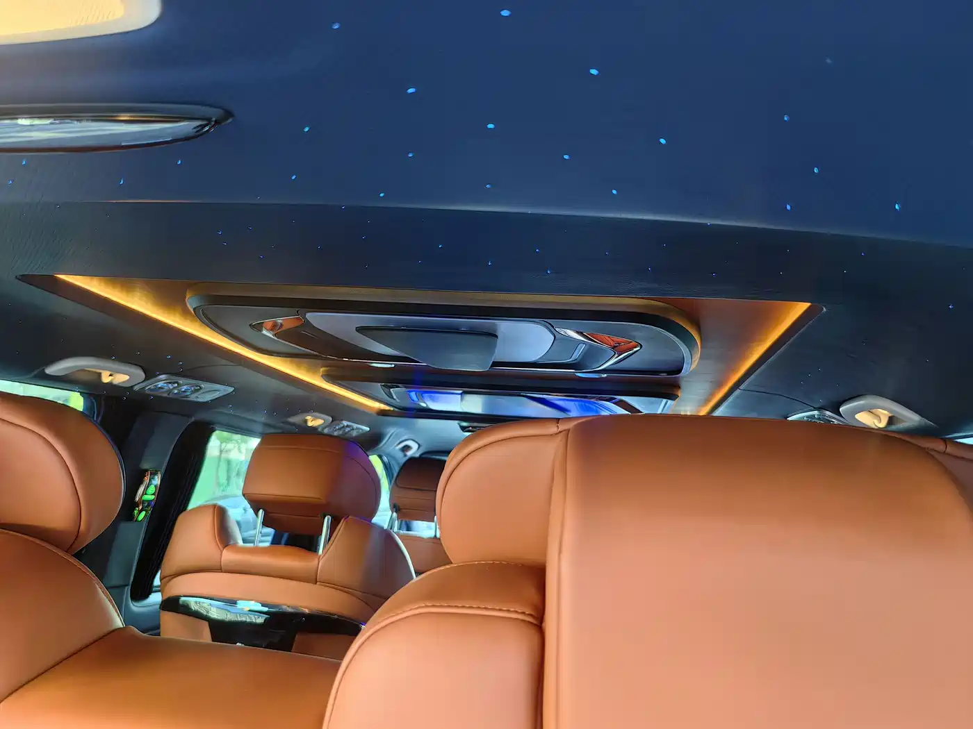 Mercedes-Benz Vito 2023 2.0T Elite 7-Seater фото 24