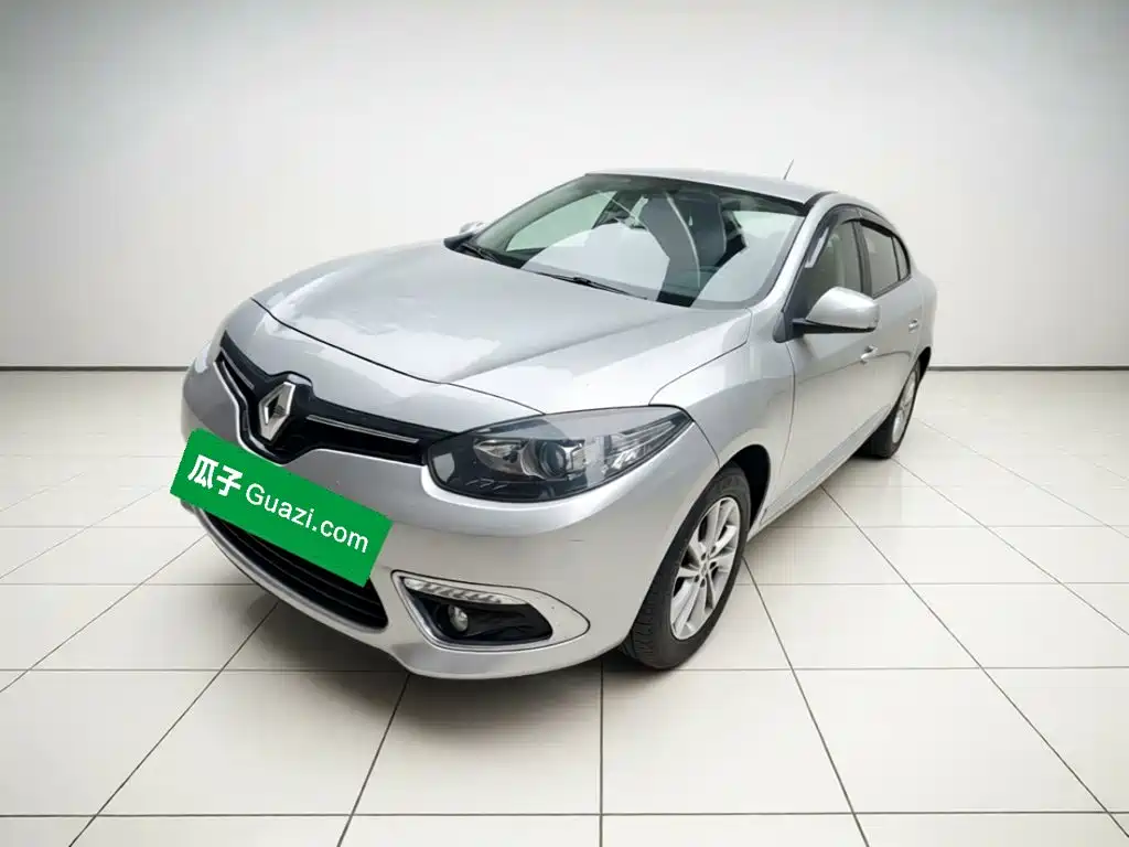 Renault Fluence 2015 2015 2.0L Standard Edition