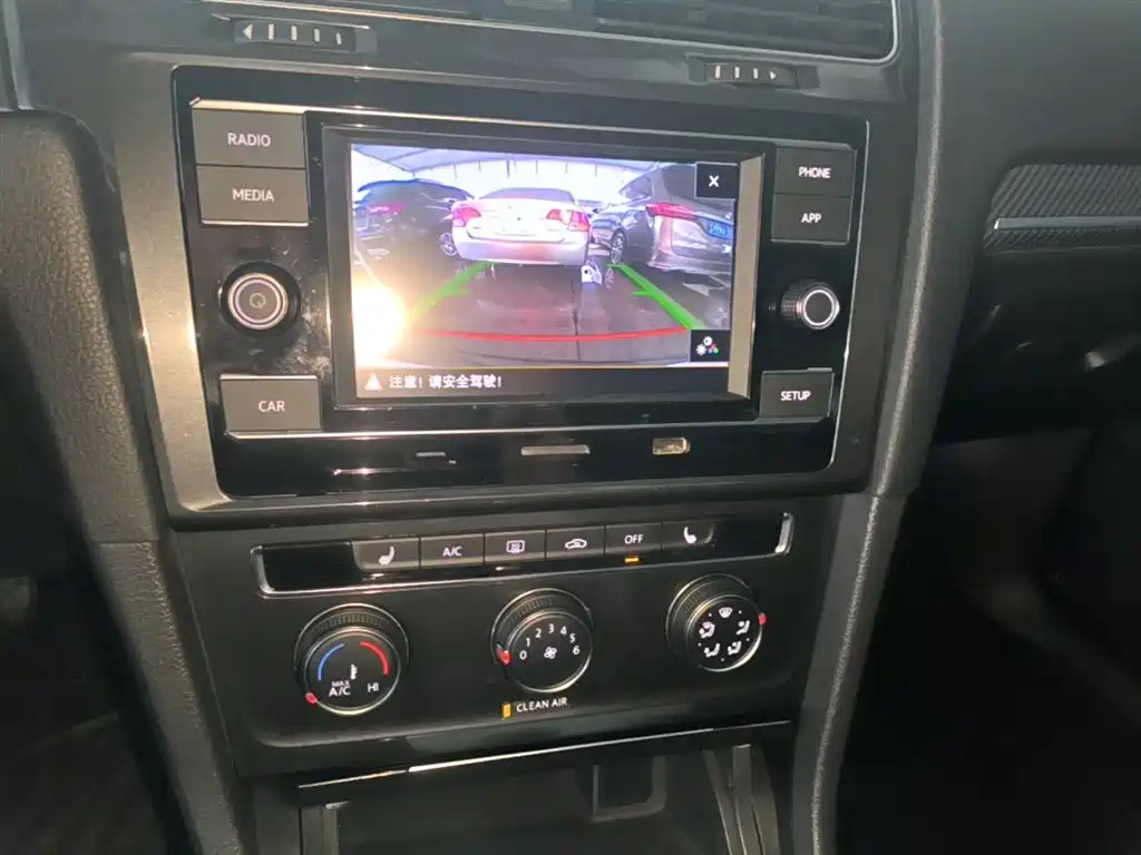 Volkswagen Golf 2018 230TSI Automatic Luxury фото 13