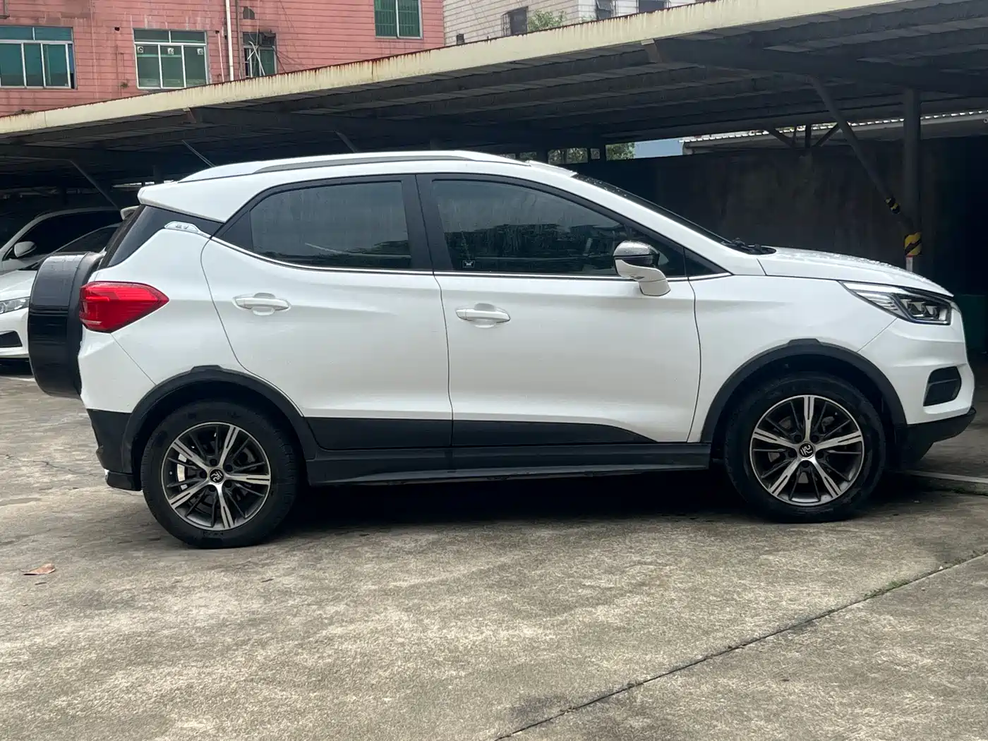 BYD Yuan New Energy 2019 EV535 High Energy Navigation Edition фото 7