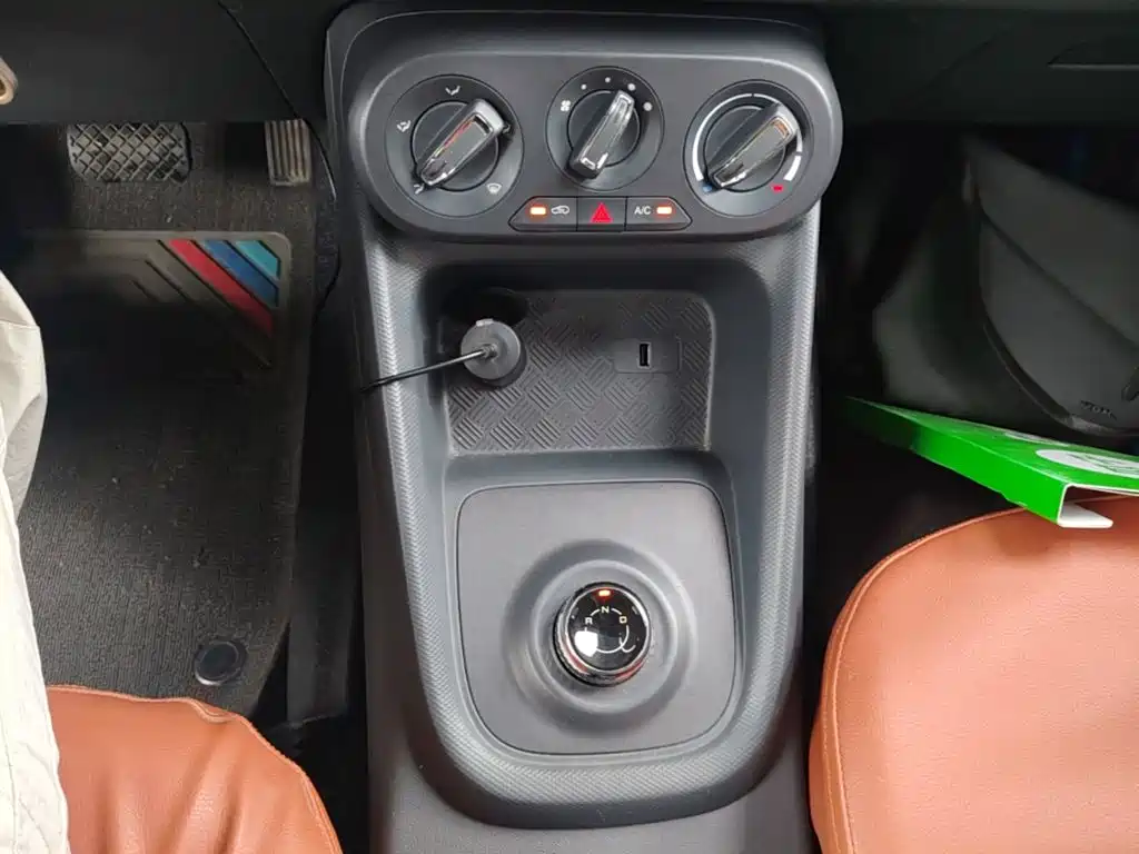 Wuling Motors Wuling Hongguang New Energy 2025 2025 Extended-Range Hybrid 50KM Comfort Version
