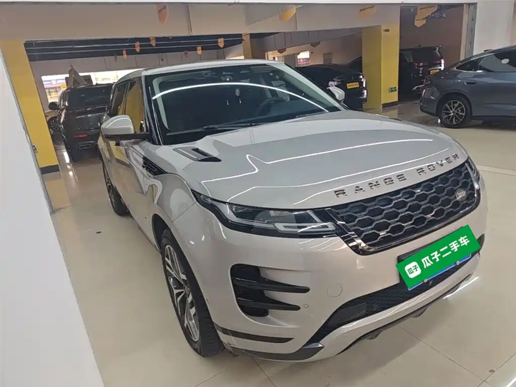 Land Rover Range Rover Evoque 2021 Range Rover Evoque L 249PS R-Dynamic SE Luxury Edition фото 4