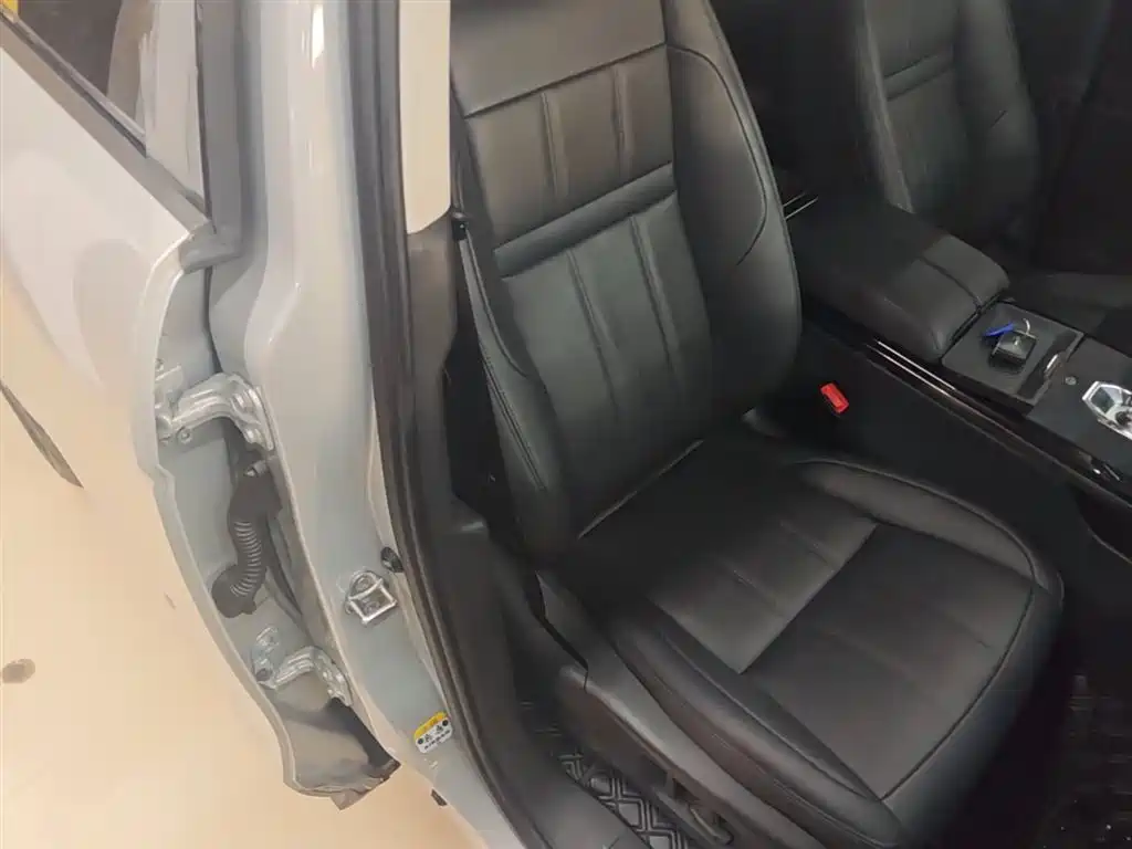 Land Rover Range Rover Evoque 2021 Range Rover Evoque L 249PS R-Dynamic SE Luxury Edition фото 25