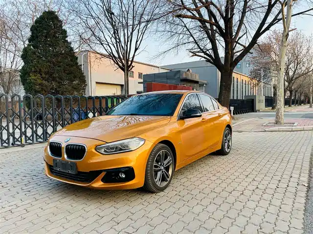 BMW 1 SERIES