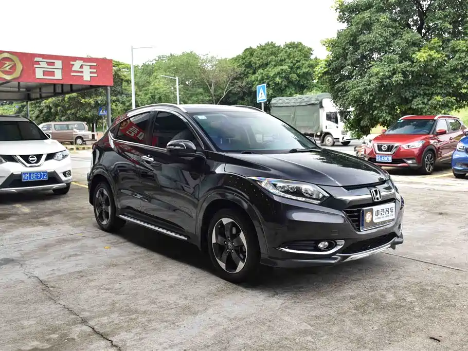Honda Vezel 2015 2015 1.8L CVT 4WD Flagship Model
