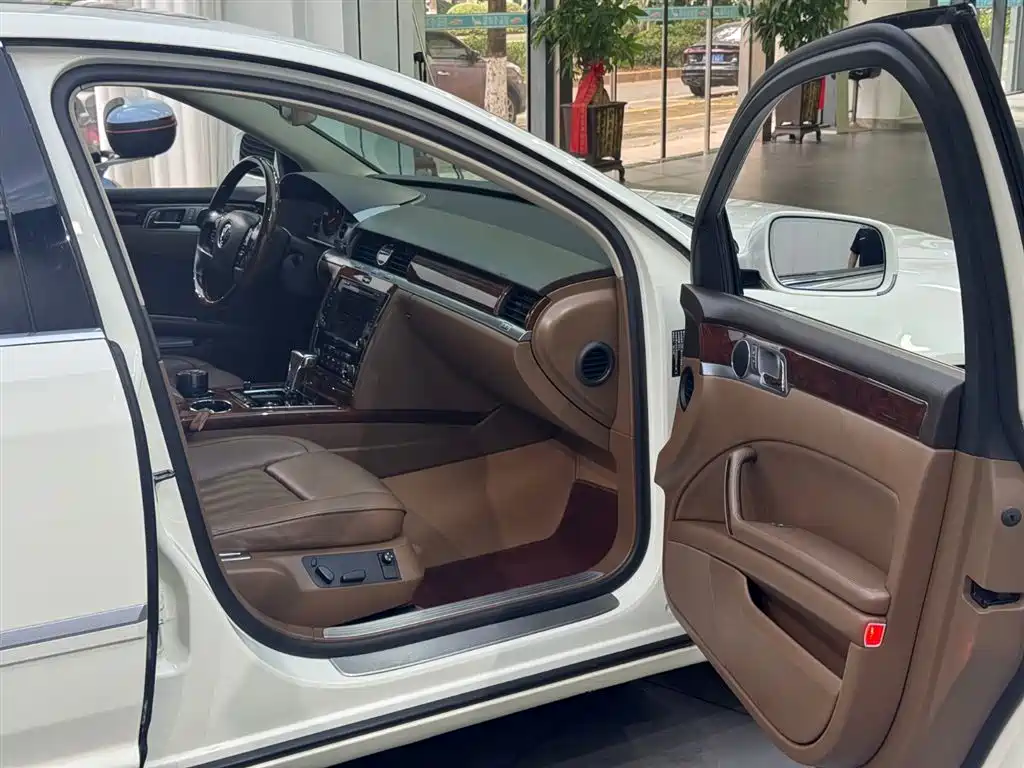 Volkswagen Phaeton 2012 3.0L Executive фото 9