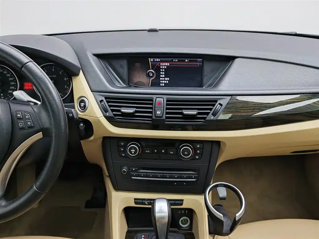 BMW X1 (Import) 2010 xDrive28i фото 12