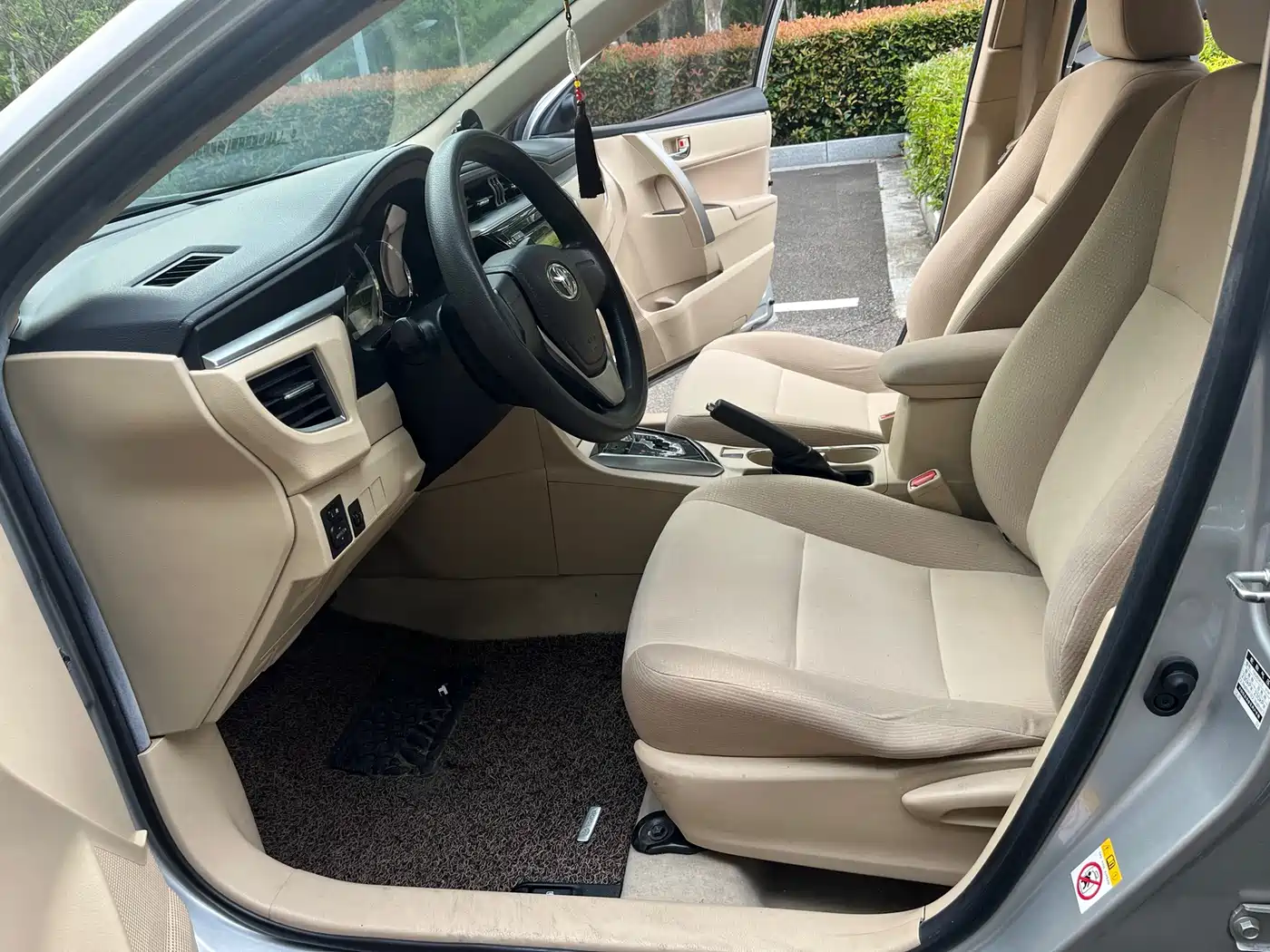 Toyota Corolla 2014 1.6L CVT GL фото 5