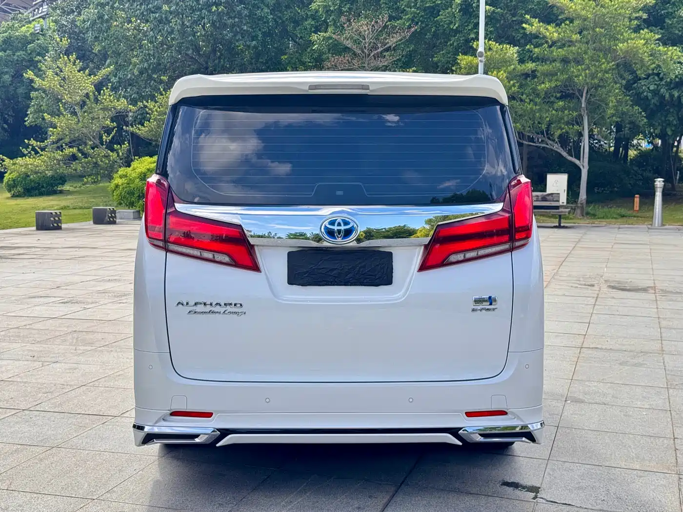 Toyota Alphard 2021 Hybrid 2.5L Premium фото 5