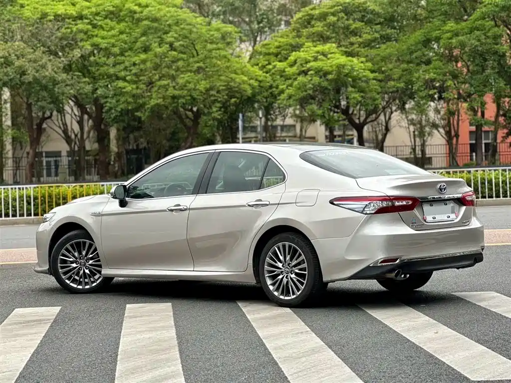 Toyota Camry 2019 Hybrid 2.5HG Luxury Edition China V фото 2