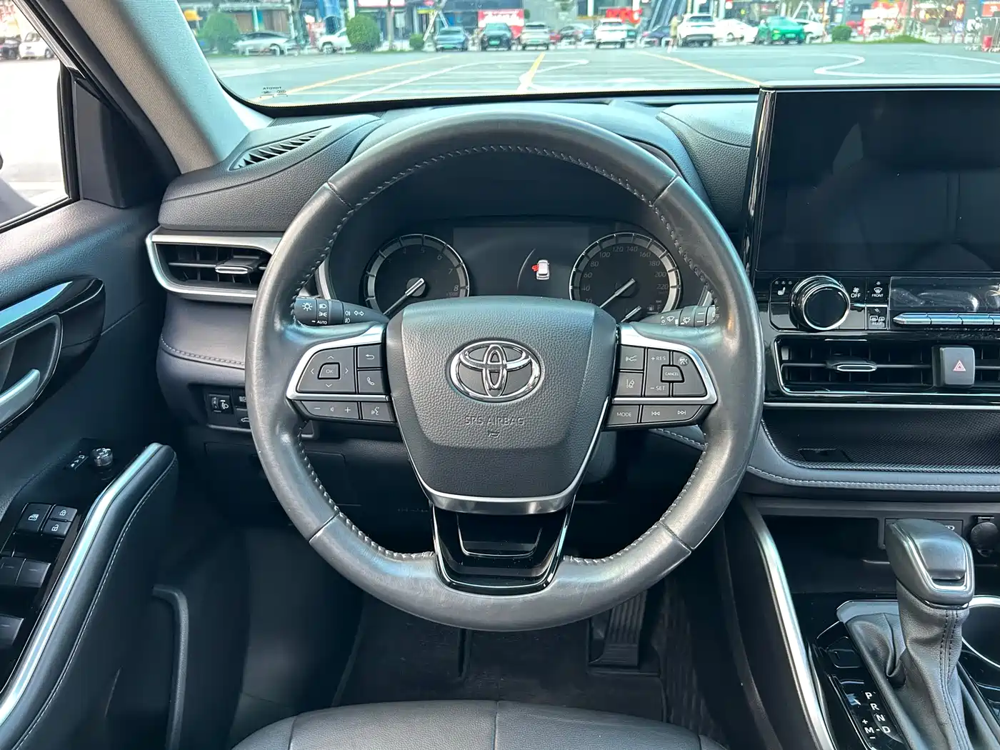 TOYOTA HIGHLANDER