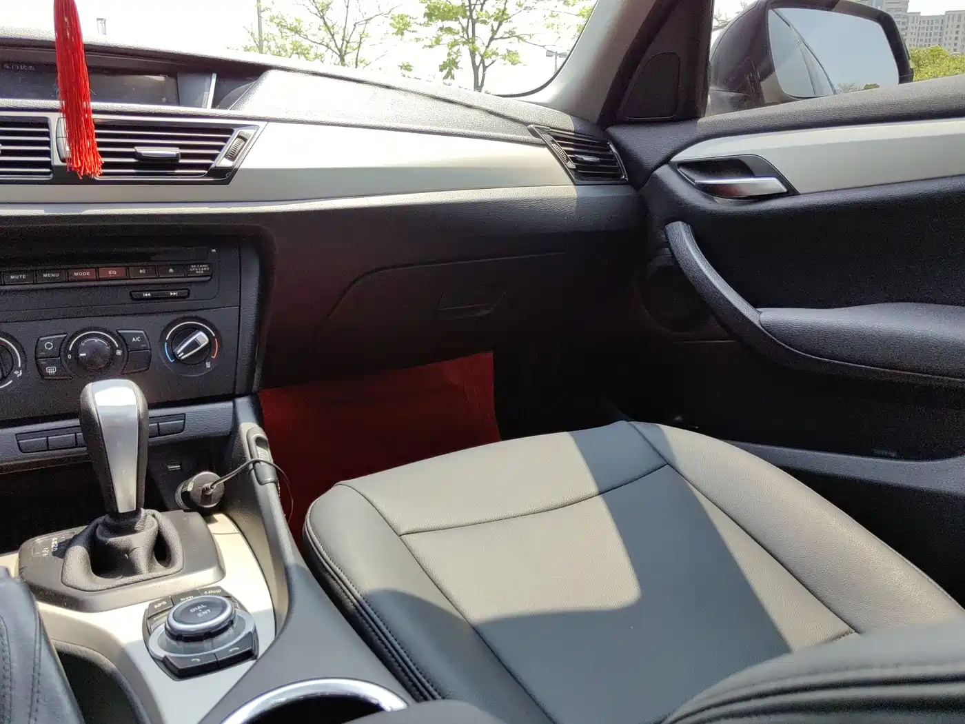 BMW X1 2013 sDrive18i Fashion фото 15