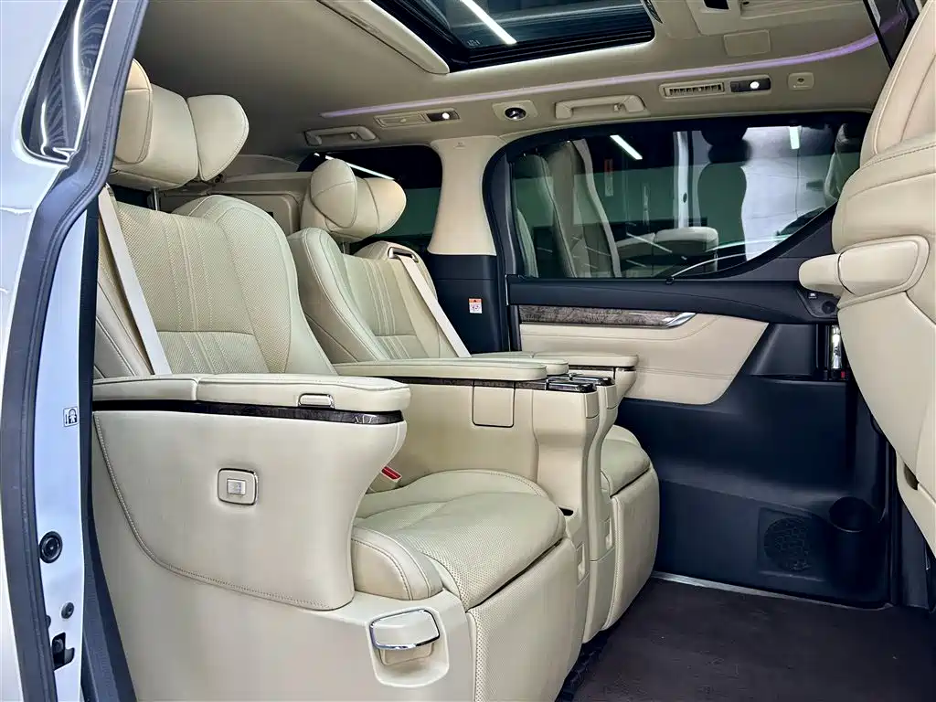 Toyota Alphard 2023 Dual Hybrid 2.5L Ultimate Gold Edition фото 14