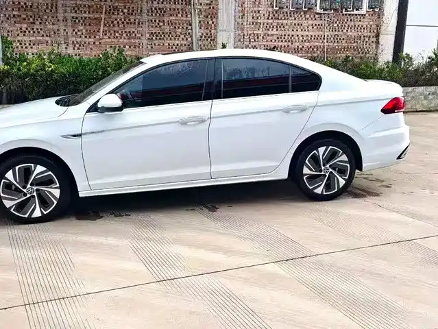 Volkswagen Bora 2023 280TSI DSG Prestige Edition — фото 4