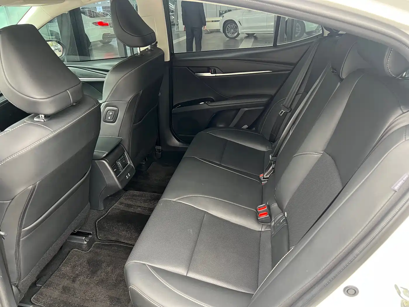 Toyota Camry 2024 2.0GVP Luxury Edition фото 6