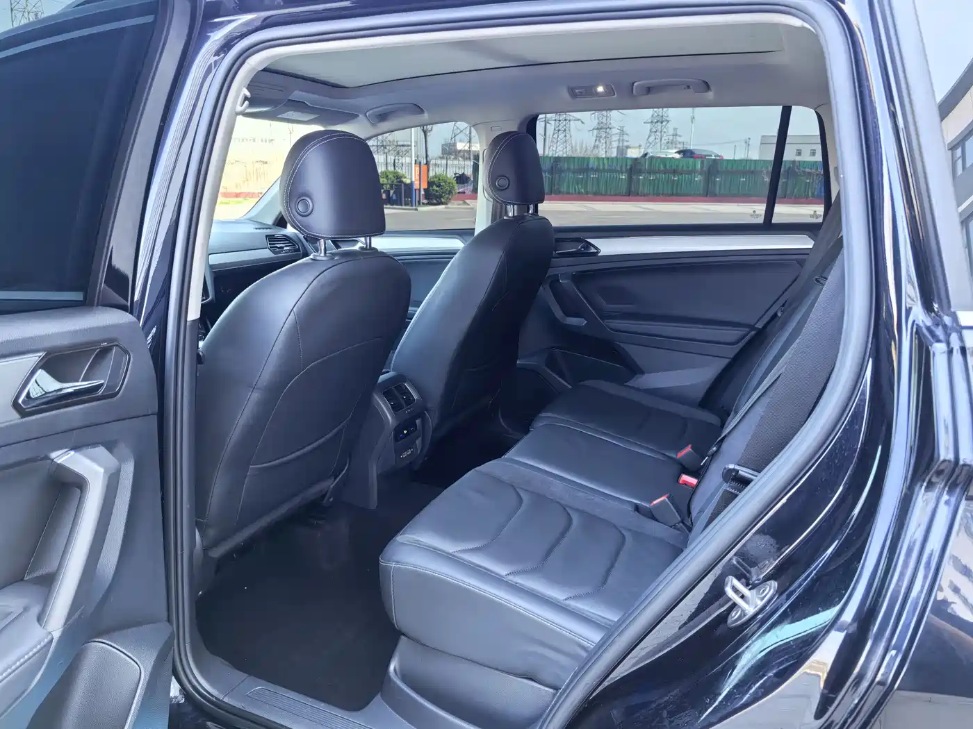 Volkswagen Tiguan L 2018 Facelift 330TSI Automatic 2WD Luxury Edition фото 5