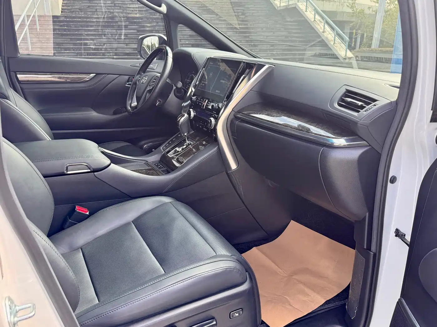 Toyota Alphard 2021 Hybrid 2.5L Premium фото 12