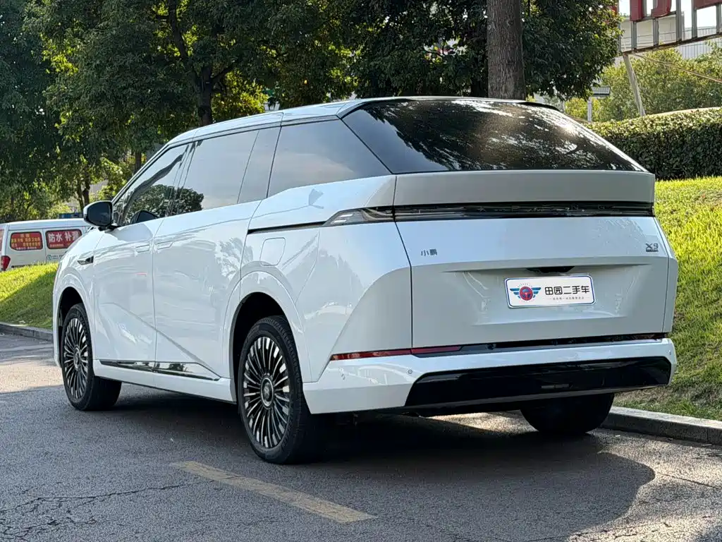 XPeng X9 2025 2025 Extended Range Edition
