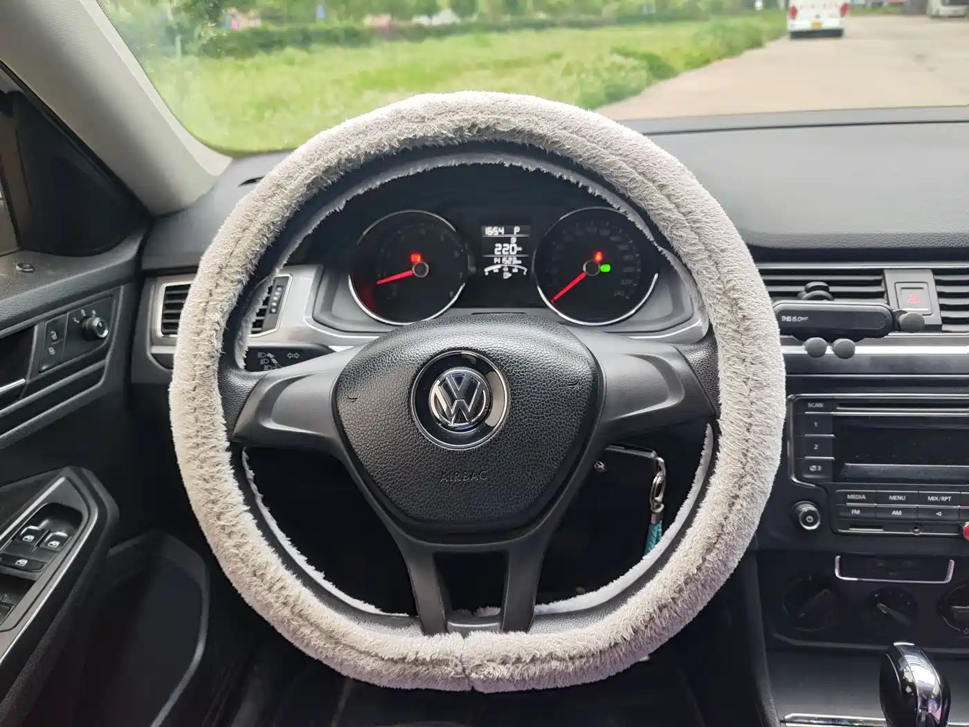 Volkswagen Bora 2016 Model 1.6L Automatic Fashion фото 16