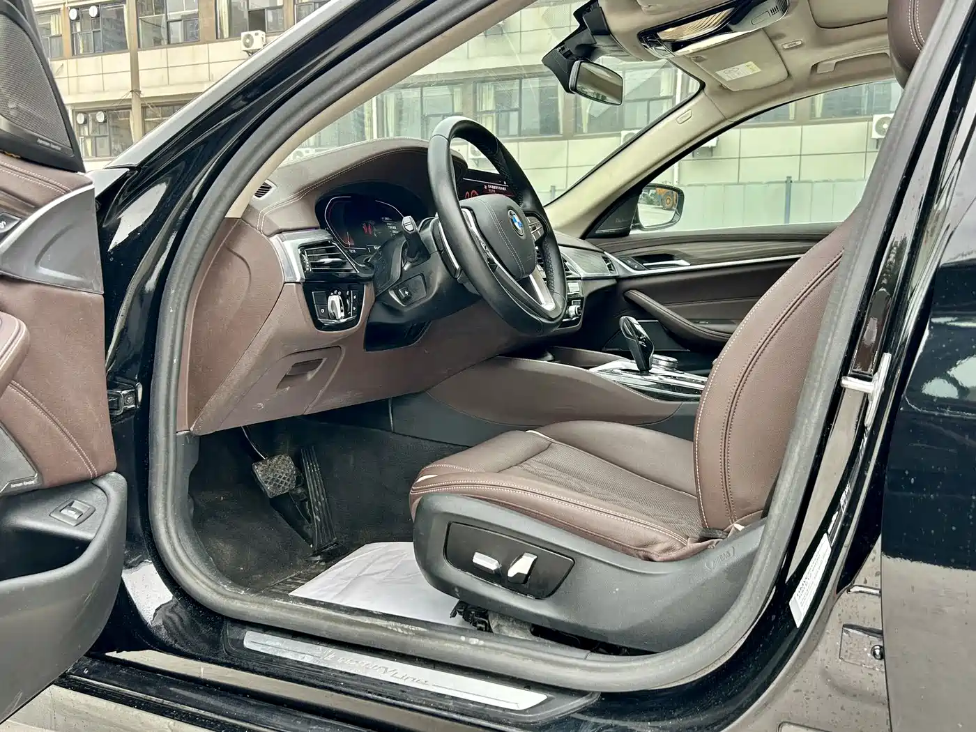 BMW 5 Series 2023 530Li Leading Luxury Package фото 11